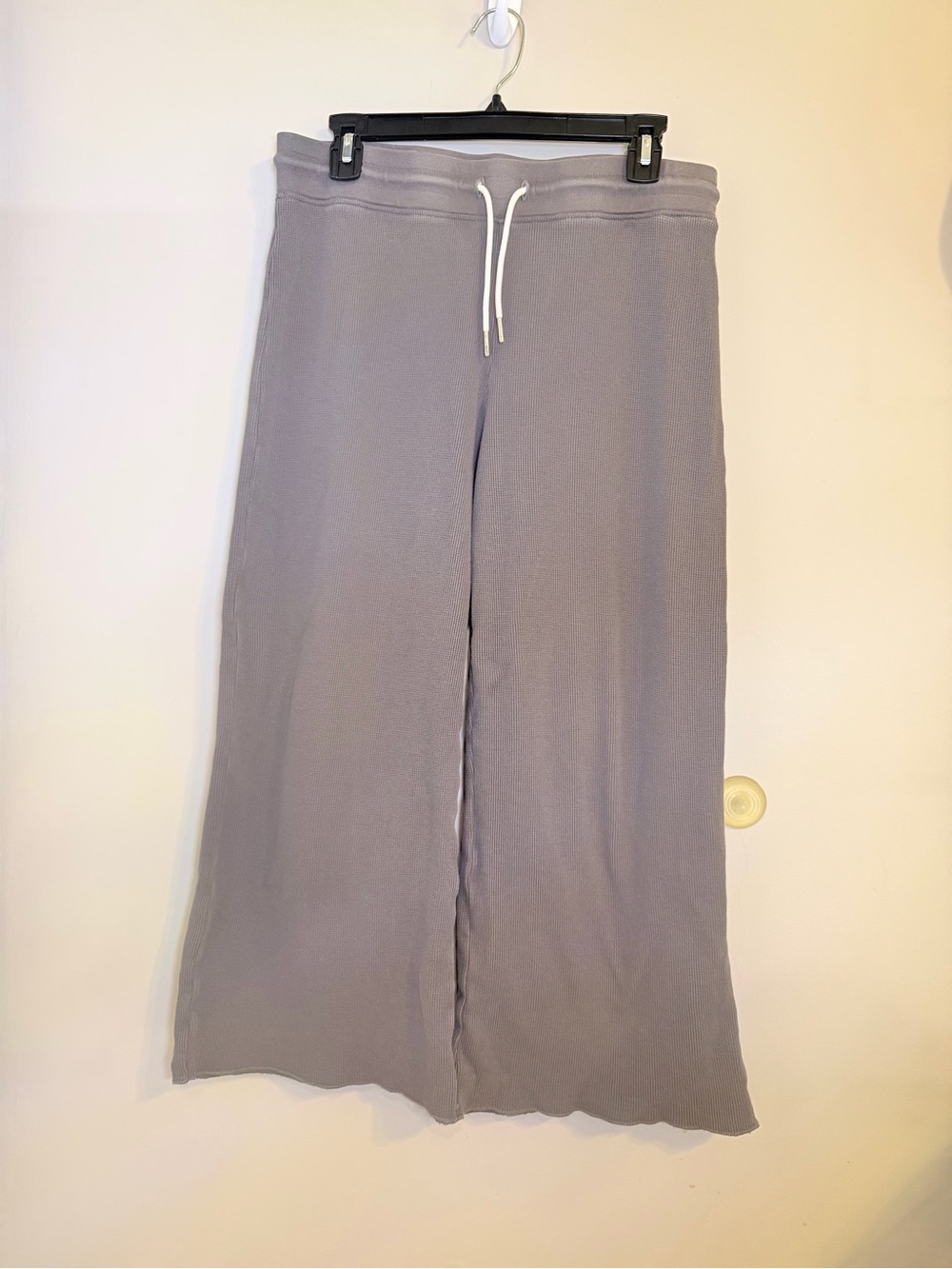 MATE the Label Cropped Wide-Leg pants in Light Grey